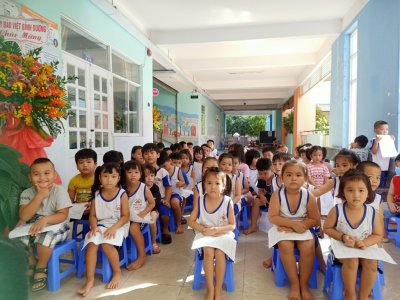 TỔ CHỨC TIÊM NGỪA COVID-19  CHO TRẺ TẠI TRƯỜNG MẦM NON HÒA LỢI