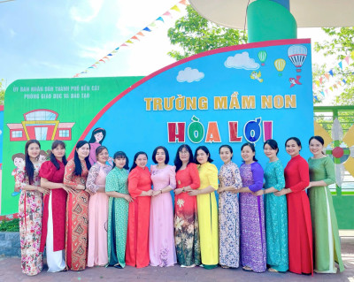 Hưởng ứng Tuần lễ Áo dài do Công đoàn ngành phát động
