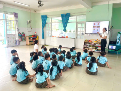 Giáo viên ứng dụng công nghệ thông tin trong các hoạt động giáo dục trẻ