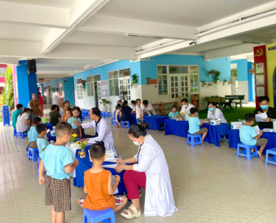 TRƯỜNG MẦM NON HÒA LỢI TỔ CHỨC KHÁM SỨC KHỎE ĐỊNH KỲ CHO TRẺ
