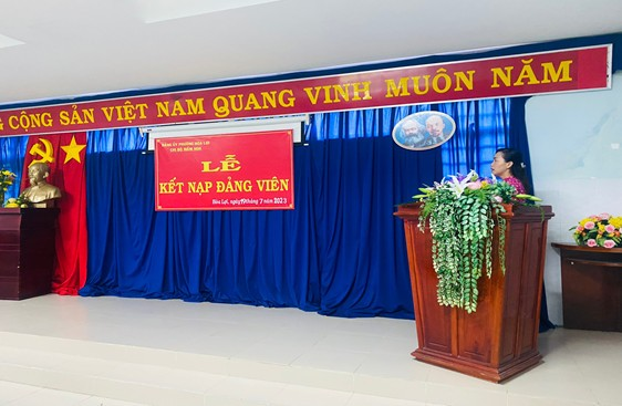 KẾT NẠP ĐẢNG VIÊN MỚI