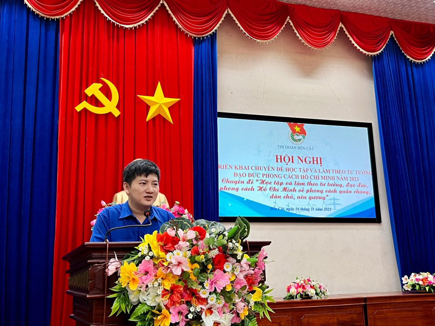 TRIỂN KHAI CHUYÊN ĐỀ HỌC TẬP VÀ LÀM THEO TƯ TƯỞNG, ĐẠO ĐỨC, PHONG CÁCH HỒ CHÍ MINH