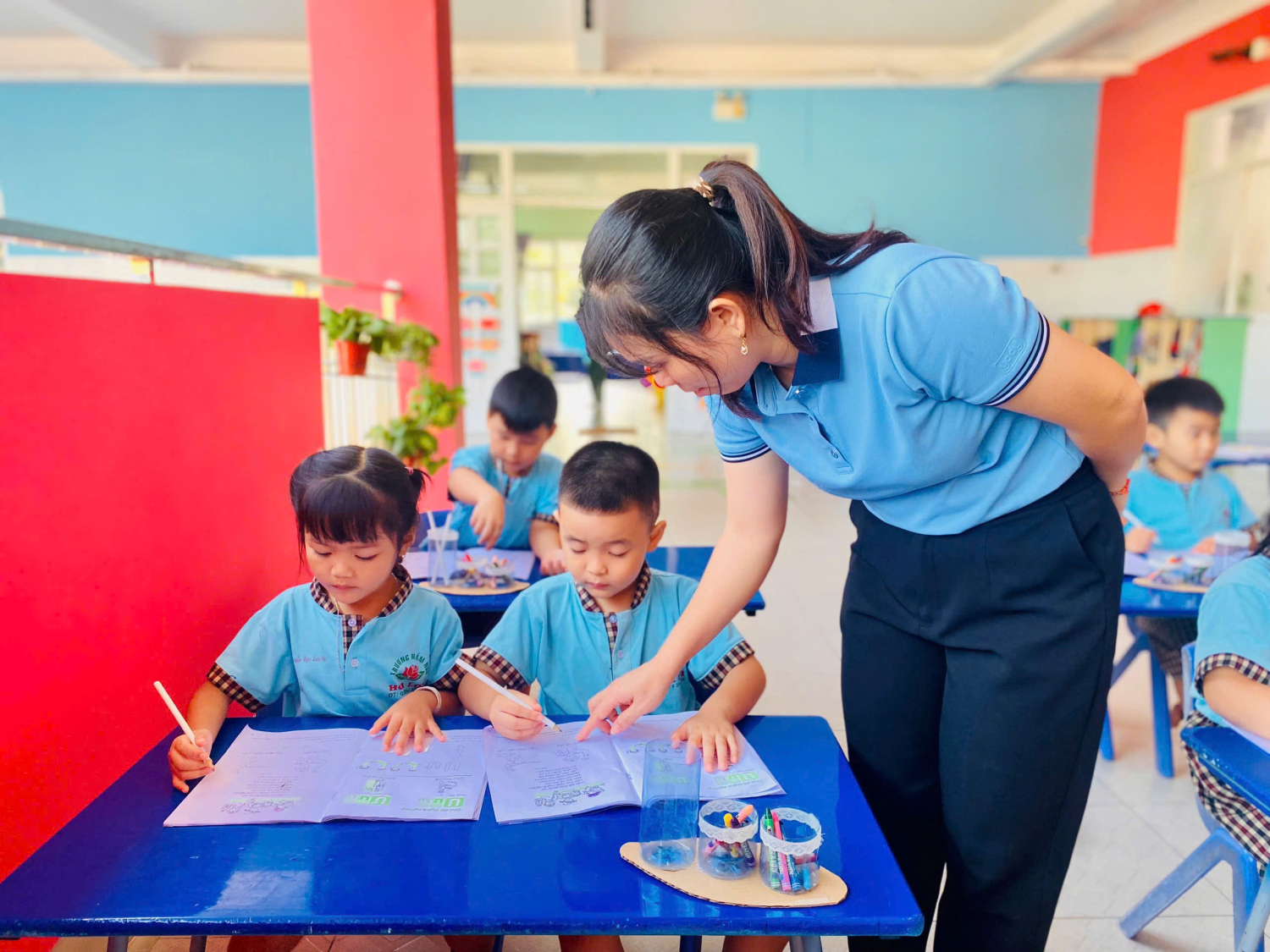 Hoạt động làm quen chữ cái tiết 2: u ,ư