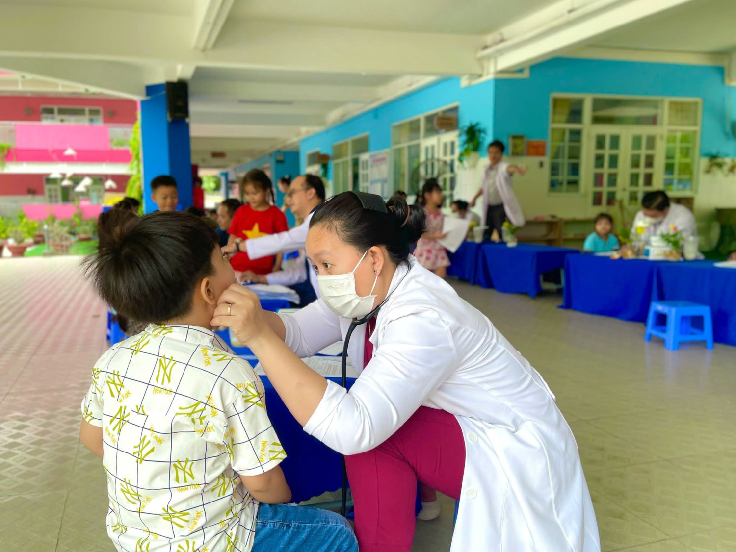 TRƯỜNG MẦM NON HÒA LỢI TỔ CHỨC KHÁM SỨC KHỎE ĐỊNH KỲ CHO TRẺ