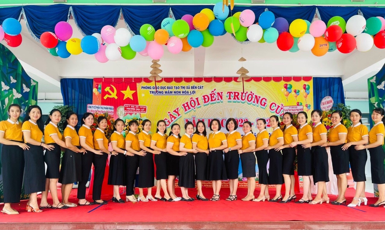 TẬP THỂ TRƯỜNG