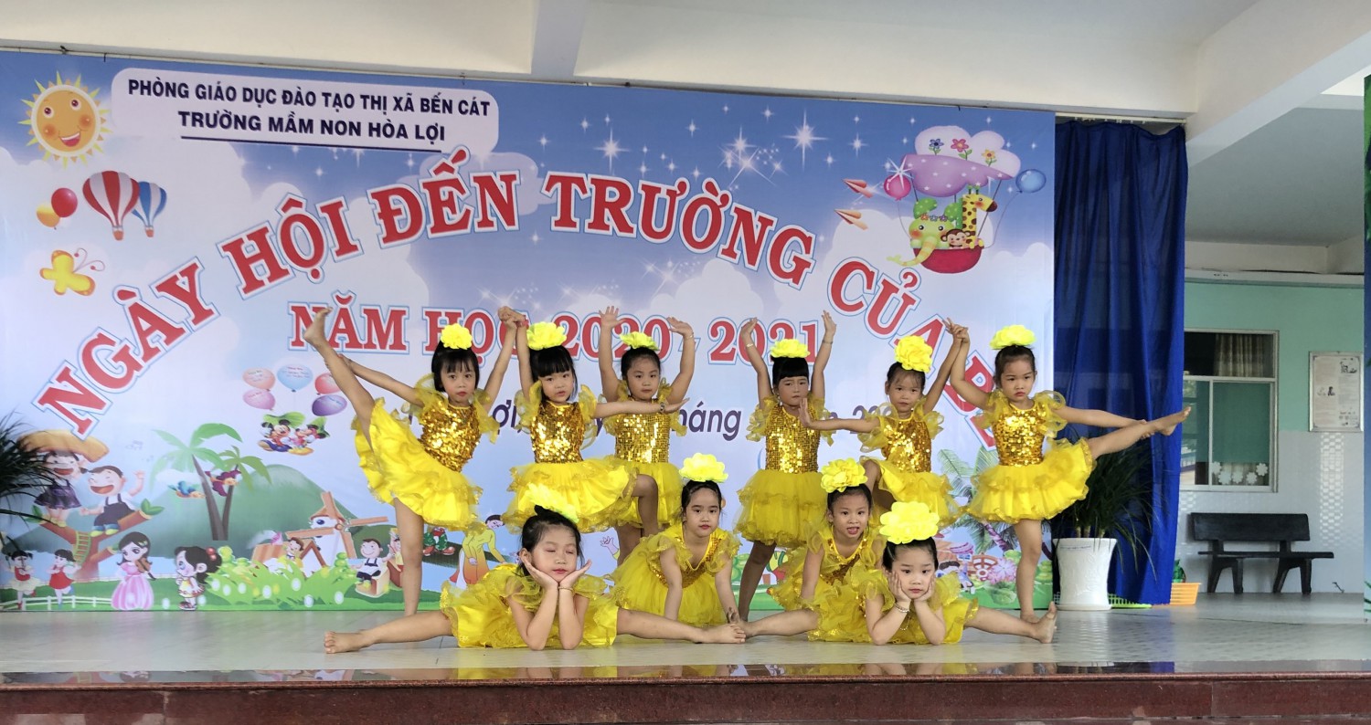 ngay hoi den truong