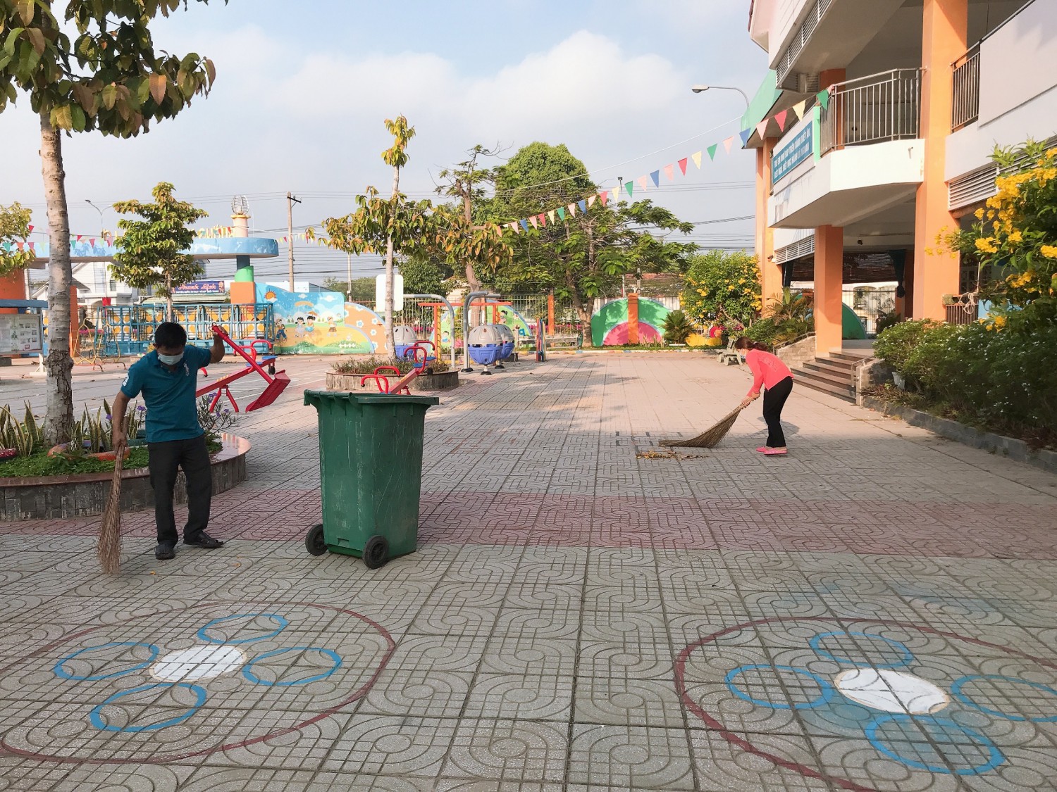 TẬP THỂ TRƯỜNG MẦM NON HÒA LỢI CHUNG TAY PHÒNG CHỐNG DỊCH BỆNH