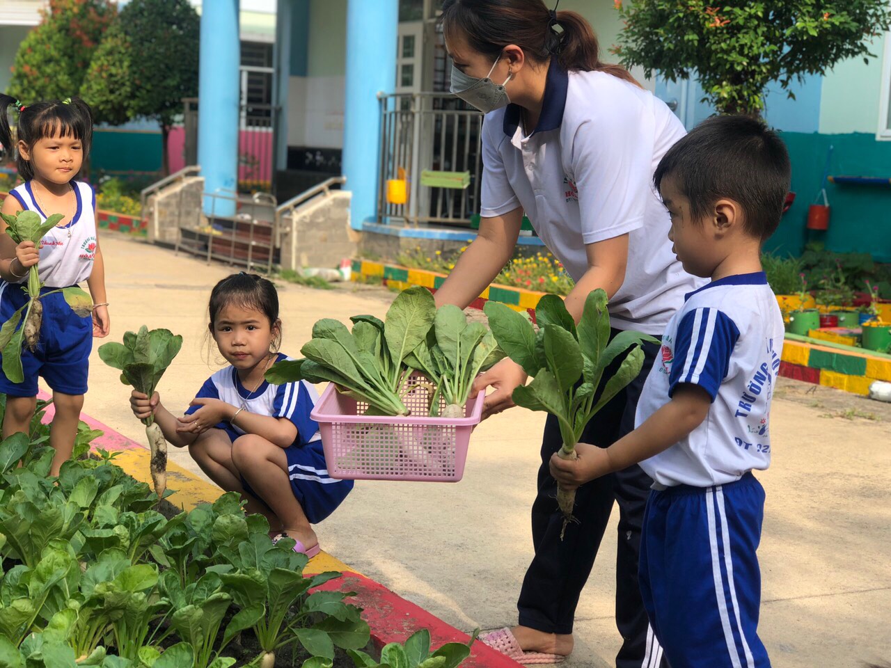 THÔNG BÁO VỀ VIỆC NGHỈ LỄ KỶ NIỆM 47 NĂM NGÀY GIẢI PHÒNG HOÀN TOÀN MIỀN NAM THỐNG NHẤT ĐẤT NƯỚC (30/4/1975 – 30/4/2022) VÀ NGÀY QUỐC TẾ LAO ĐỘNG 1/5